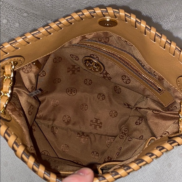 *SOLD*Tory Burch Marion Whipstitch Trimmed Pebbled Leather Shoulder Bag/Caramel - Picture 11 of 17